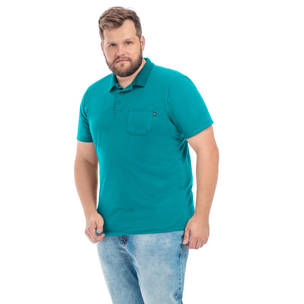 POLO EM RETILÍNEA MASCULINA PLUS TZE COM BOLSO E ETIQUETA